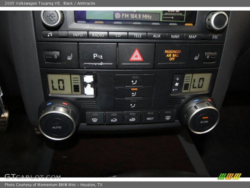 Black / Anthracite 2005 Volkswagen Touareg V8