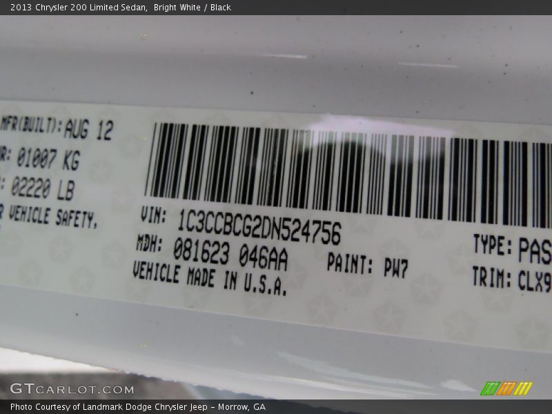 Bright White / Black 2013 Chrysler 200 Limited Sedan