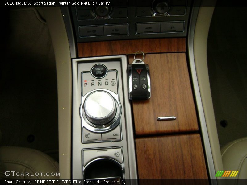 Winter Gold Metallic / Barley 2010 Jaguar XF Sport Sedan