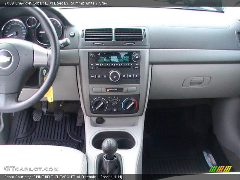 Dashboard of 2009 Cobalt LS XFE Sedan