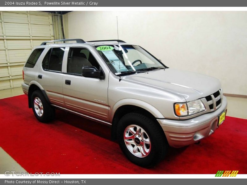 Front 3/4 View of 2004 Rodeo S