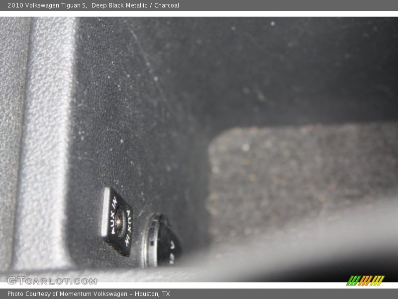 Deep Black Metallic / Charcoal 2010 Volkswagen Tiguan S