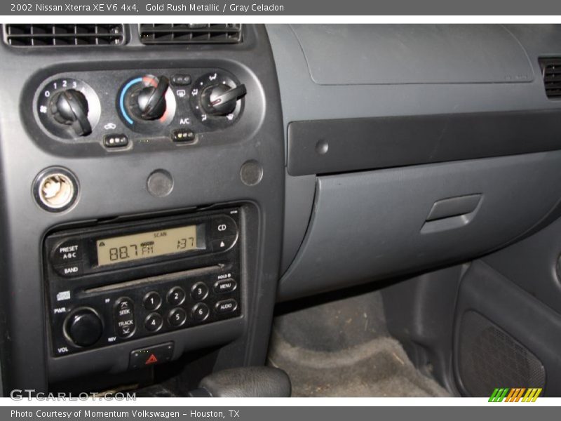 Gold Rush Metallic / Gray Celadon 2002 Nissan Xterra XE V6 4x4