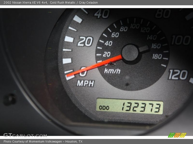 Gold Rush Metallic / Gray Celadon 2002 Nissan Xterra XE V6 4x4