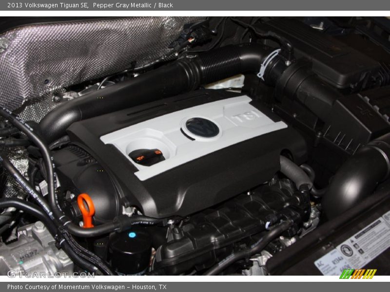 Pepper Gray Metallic / Black 2013 Volkswagen Tiguan SE