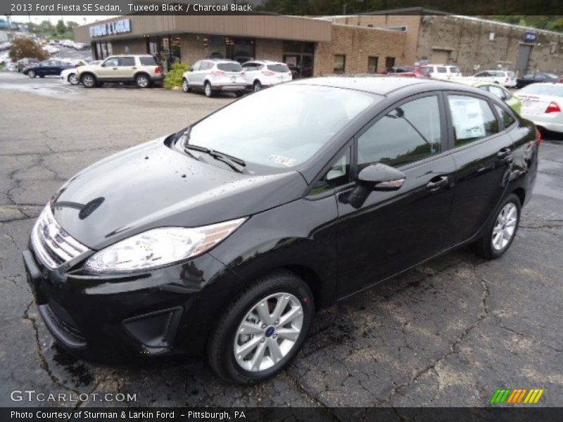 Tuxedo Black / Charcoal Black 2013 Ford Fiesta SE Sedan