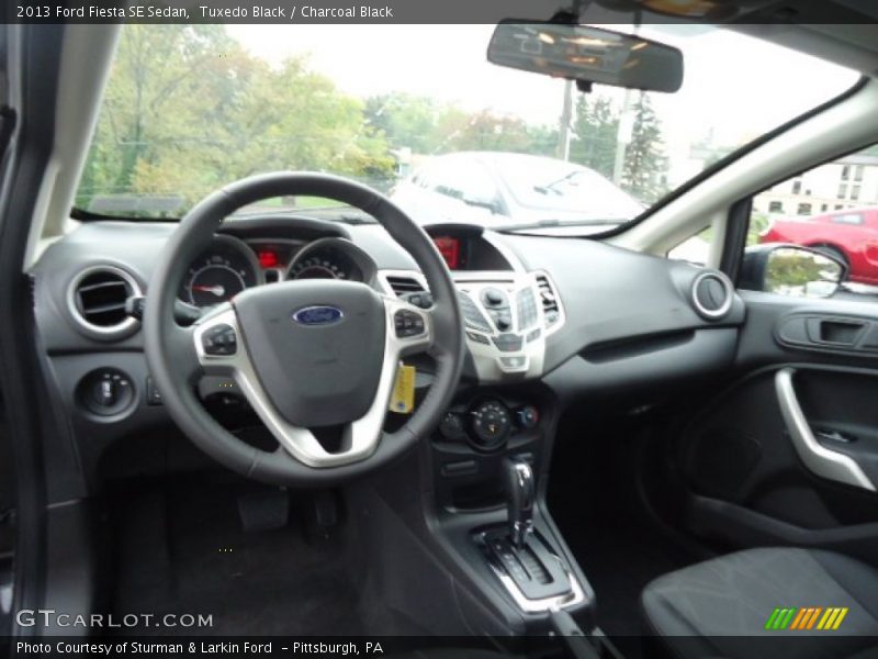 Tuxedo Black / Charcoal Black 2013 Ford Fiesta SE Sedan