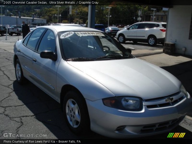 Ultra Silver Metallic / Graphite Gray 2005 Chevrolet Cavalier Sedan