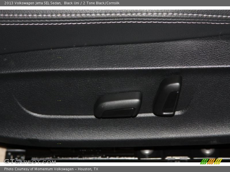 Black Uni / 2 Tone Black/Cornsilk 2013 Volkswagen Jetta SEL Sedan