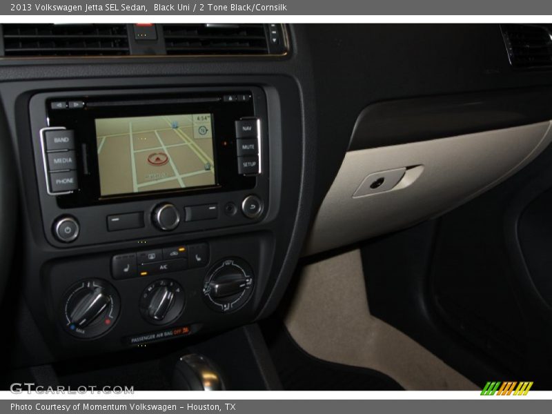 Black Uni / 2 Tone Black/Cornsilk 2013 Volkswagen Jetta SEL Sedan