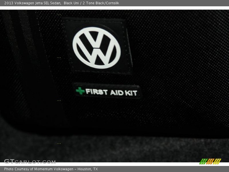 Black Uni / 2 Tone Black/Cornsilk 2013 Volkswagen Jetta SEL Sedan