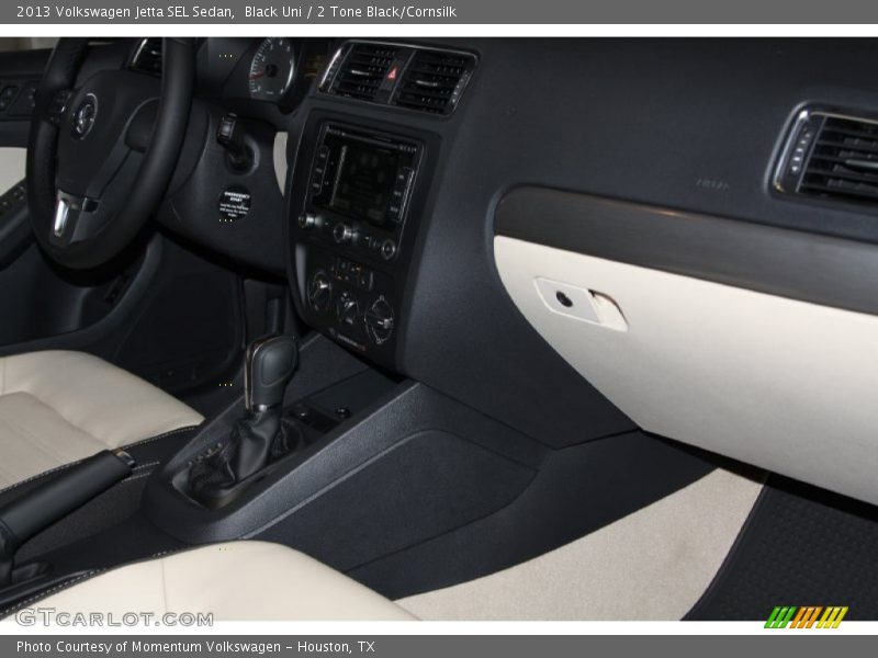 Black Uni / 2 Tone Black/Cornsilk 2013 Volkswagen Jetta SEL Sedan