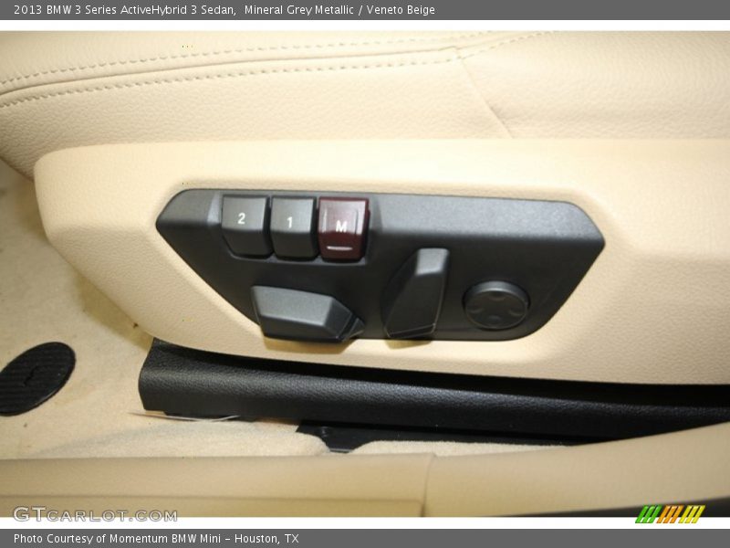 Controls of 2013 3 Series ActiveHybrid 3 Sedan