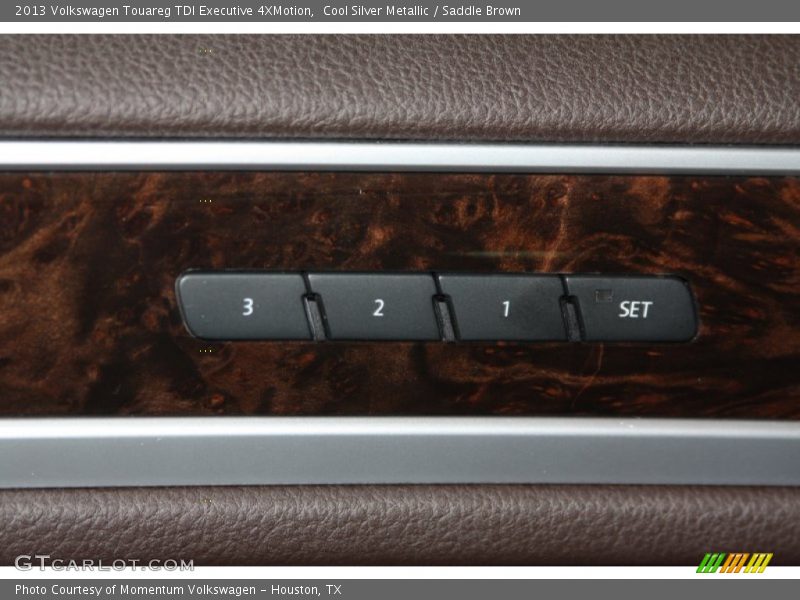 Controls of 2013 Touareg TDI Executive 4XMotion