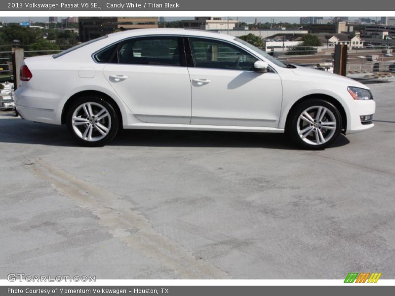 Candy White / Titan Black 2013 Volkswagen Passat V6 SEL