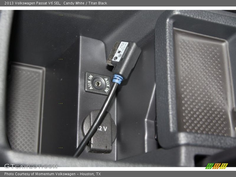 Candy White / Titan Black 2013 Volkswagen Passat V6 SEL