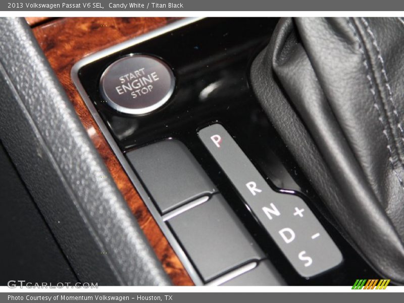 Candy White / Titan Black 2013 Volkswagen Passat V6 SEL