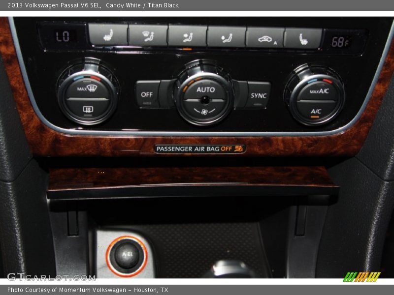 Candy White / Titan Black 2013 Volkswagen Passat V6 SEL