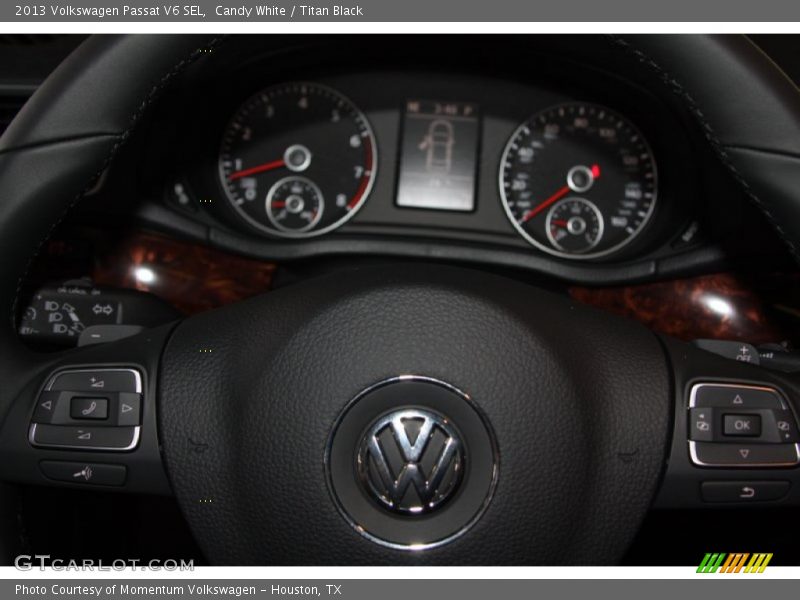 Candy White / Titan Black 2013 Volkswagen Passat V6 SEL