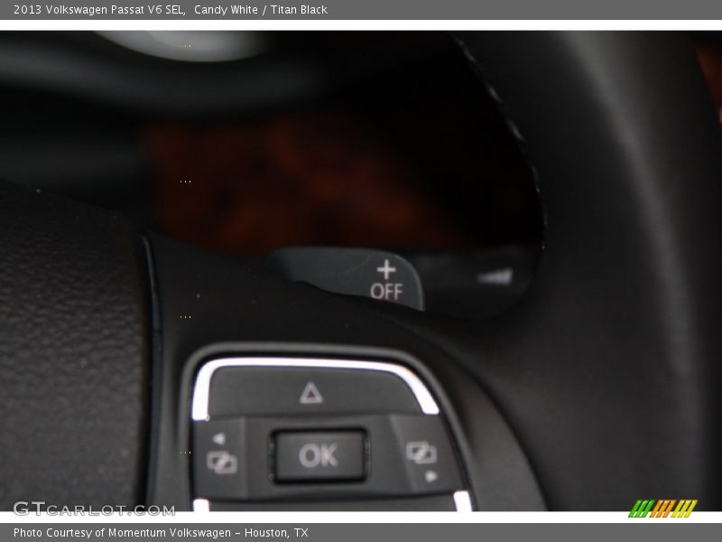 Candy White / Titan Black 2013 Volkswagen Passat V6 SEL
