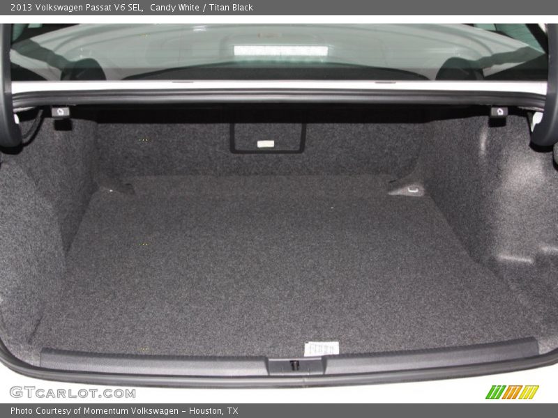 Candy White / Titan Black 2013 Volkswagen Passat V6 SEL