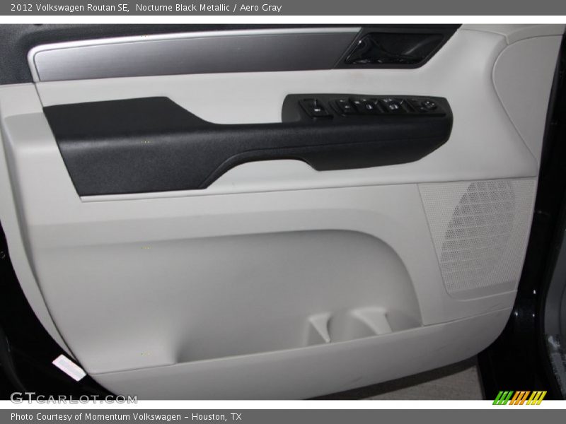Nocturne Black Metallic / Aero Gray 2012 Volkswagen Routan SE