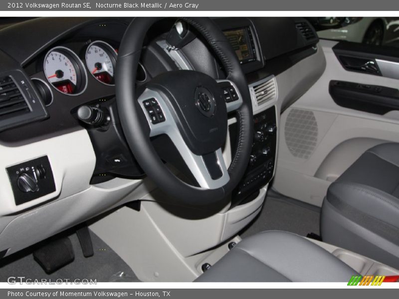 Nocturne Black Metallic / Aero Gray 2012 Volkswagen Routan SE
