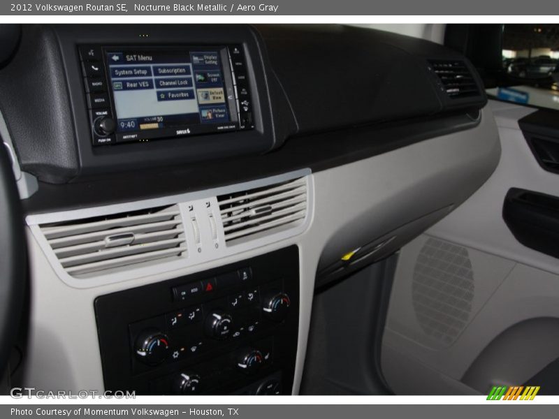 Nocturne Black Metallic / Aero Gray 2012 Volkswagen Routan SE