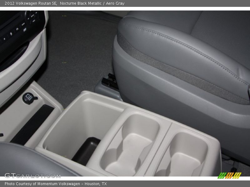 Nocturne Black Metallic / Aero Gray 2012 Volkswagen Routan SE