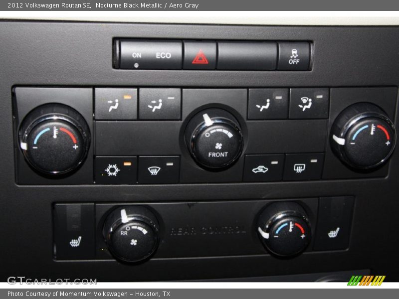Nocturne Black Metallic / Aero Gray 2012 Volkswagen Routan SE