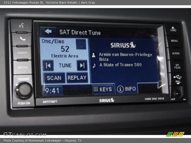 Nocturne Black Metallic / Aero Gray 2012 Volkswagen Routan SE