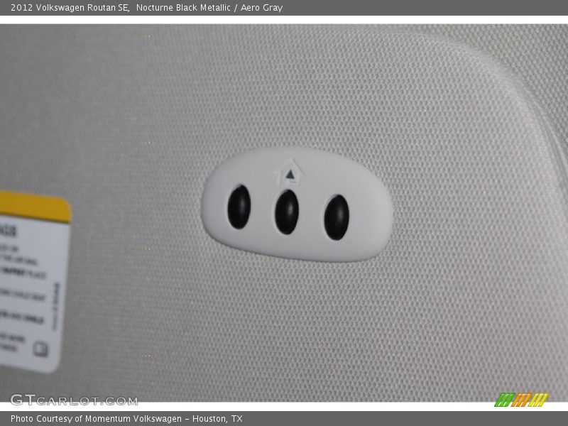 Nocturne Black Metallic / Aero Gray 2012 Volkswagen Routan SE
