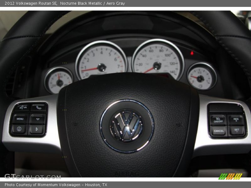 Nocturne Black Metallic / Aero Gray 2012 Volkswagen Routan SE