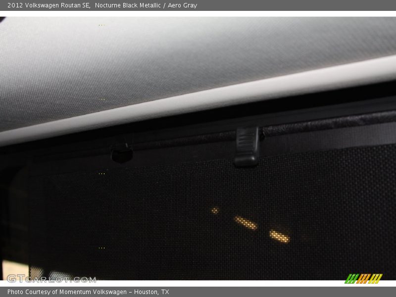 Nocturne Black Metallic / Aero Gray 2012 Volkswagen Routan SE