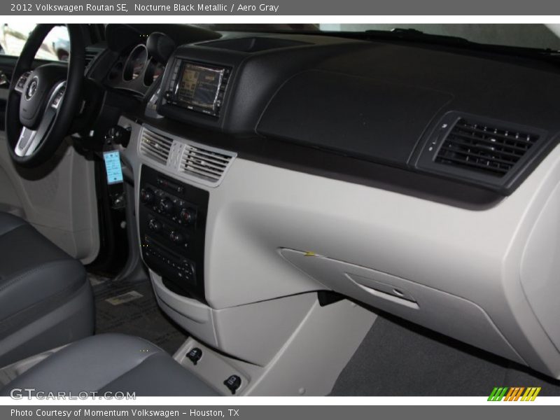 Nocturne Black Metallic / Aero Gray 2012 Volkswagen Routan SE