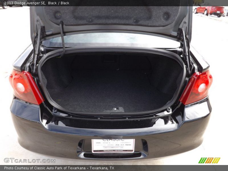 Black / Black 2013 Dodge Avenger SE