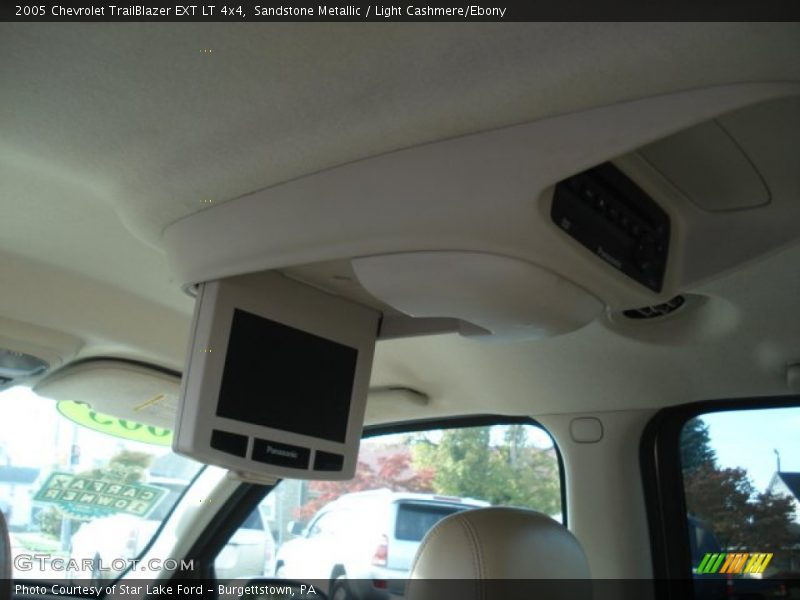 Sandstone Metallic / Light Cashmere/Ebony 2005 Chevrolet TrailBlazer EXT LT 4x4