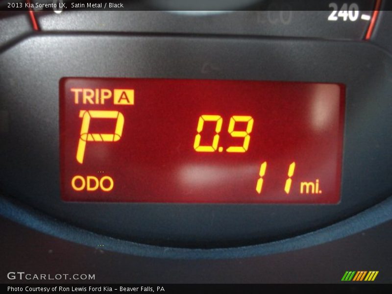 Satin Metal / Black 2013 Kia Sorento LX