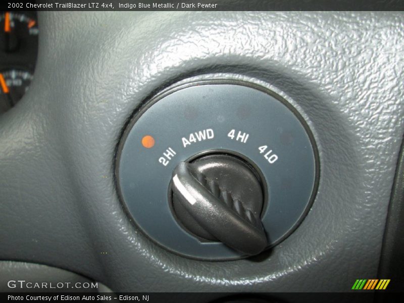 Controls of 2002 TrailBlazer LTZ 4x4