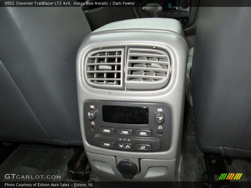 Controls of 2002 TrailBlazer LTZ 4x4