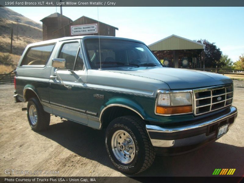 Light Willow Green Metallic / Grey 1996 Ford Bronco XLT 4x4