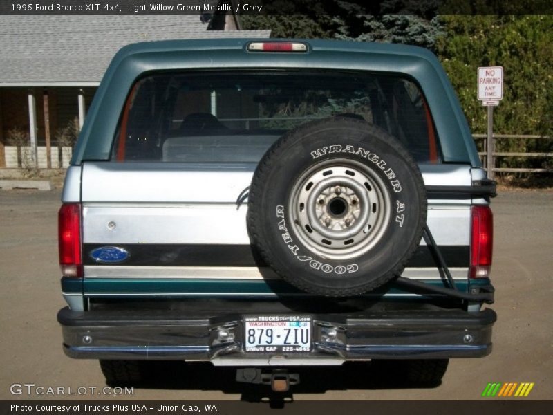 Light Willow Green Metallic / Grey 1996 Ford Bronco XLT 4x4