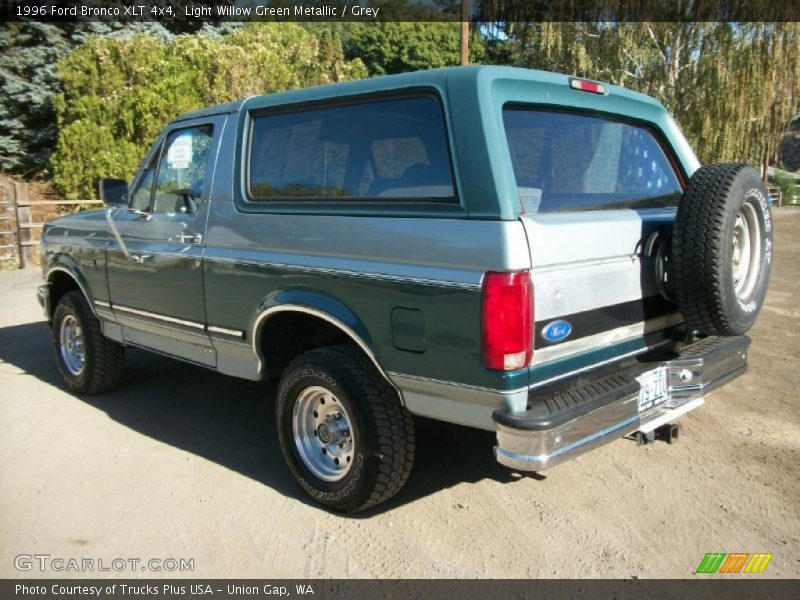 Light Willow Green Metallic / Grey 1996 Ford Bronco XLT 4x4