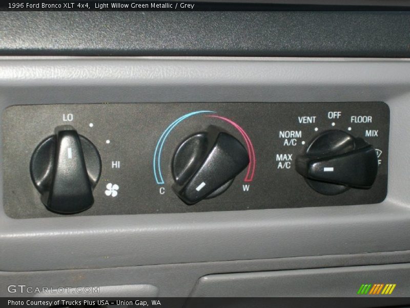 Controls of 1996 Bronco XLT 4x4