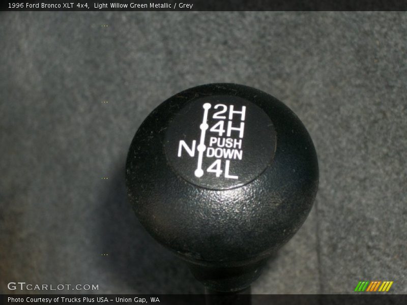 Light Willow Green Metallic / Grey 1996 Ford Bronco XLT 4x4