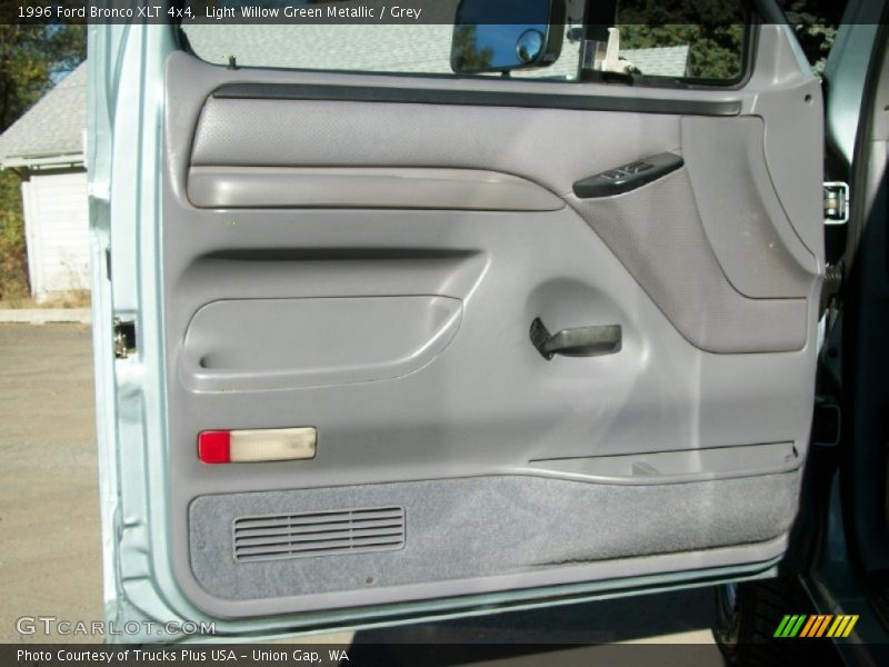 Door Panel of 1996 Bronco XLT 4x4