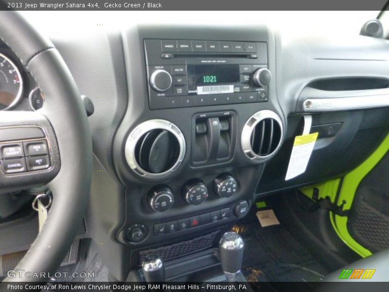 Controls of 2013 Wrangler Sahara 4x4