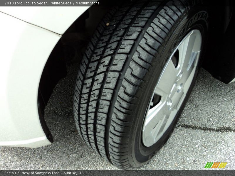 White Suede / Medium Stone 2010 Ford Focus S Sedan