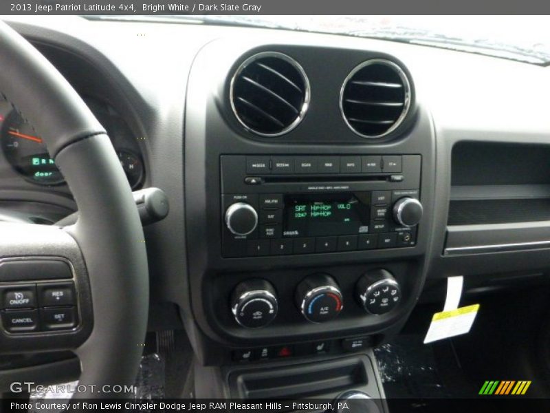 Bright White / Dark Slate Gray 2013 Jeep Patriot Latitude 4x4