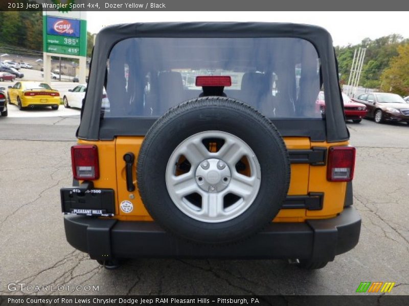 Dozer Yellow / Black 2013 Jeep Wrangler Sport 4x4